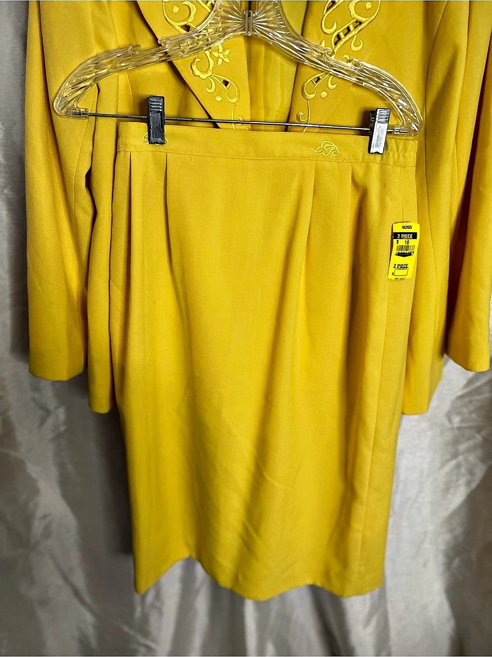 Morgan Miller Embroidered Skirt Suit in Yellow Size 10 NWT - Picture 11 of 14